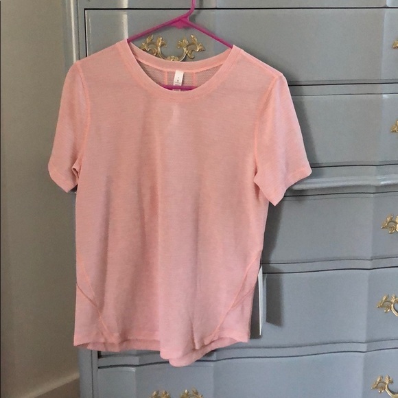 lululemon athletica Tops - NWT Lululemon short sleeve shirt